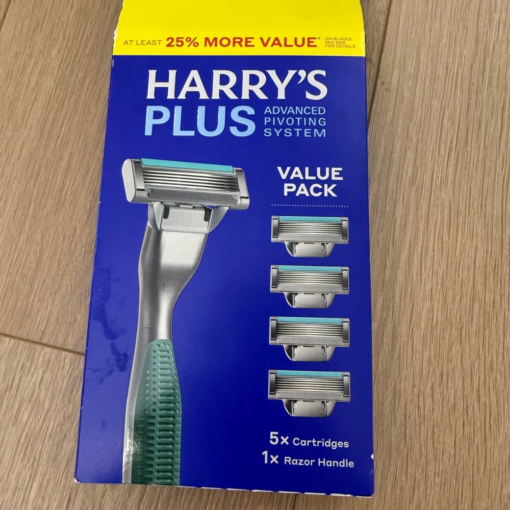 Harrys Plus Razor Value Pack 1 Handle 5 Cartridges 5-Blade Pivoting System Green